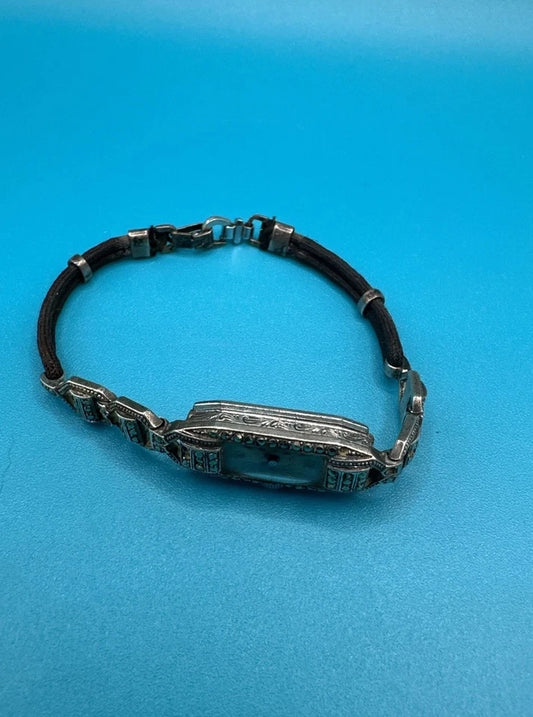 Vintage ENGLISH MAKE Women’s 27mm Mechanical 15 Jewels Swiss As Is Parts